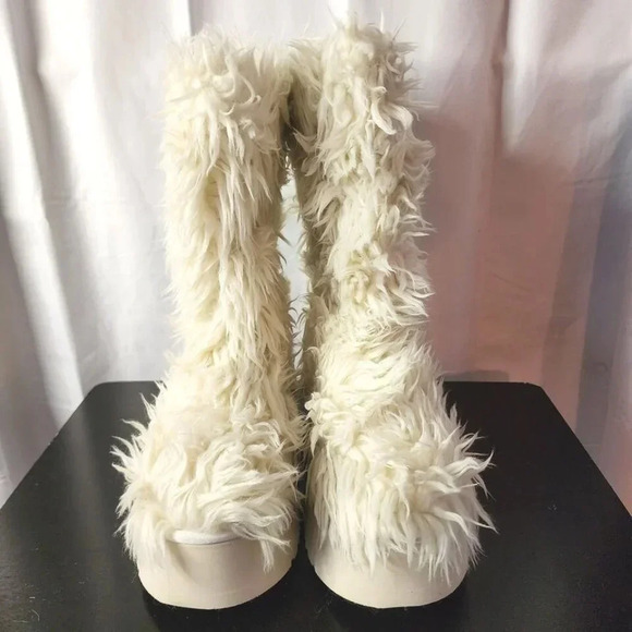 UGG WHITE FLUFF MOMMA SUGAR FAUX FUR PLATFORM BOOTS, US 5/ EUR 36 NEW - Picture 9 of 11